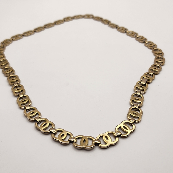 Vintage Gold Toned Chanel Interlocked CC Logo Design Link Necklace - Picture 7 of 8
